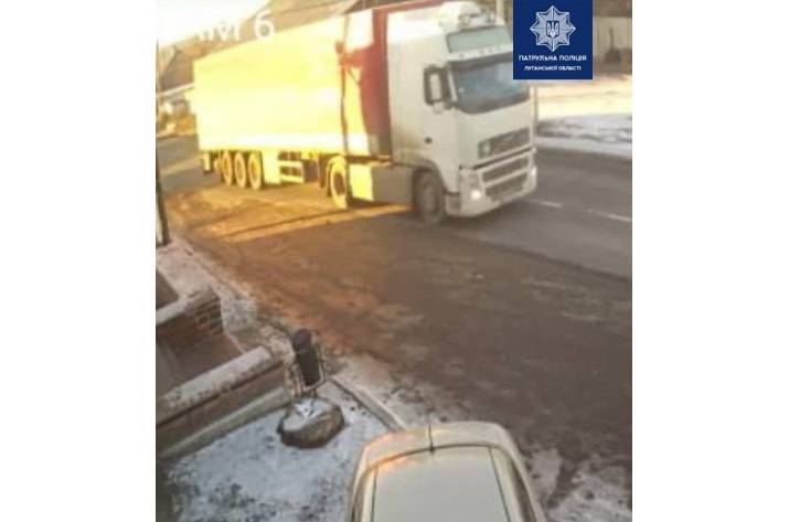 В Рубежном задержали водителя грузовика, который, предположительно, совершил наезд на пешехода.