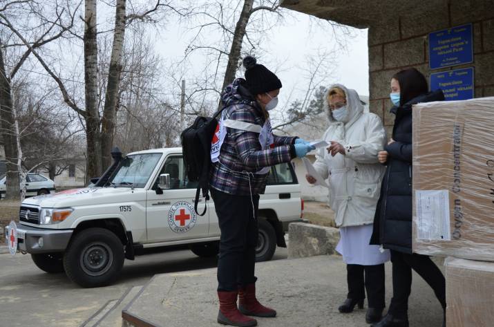 Сегодня медицинские учреждения Северодонецка и Рубежного получили кислородные концентраторы от Международного Комитета Красного Креста (МККК). В целом, до конца года больницы региона получат 25 кислор