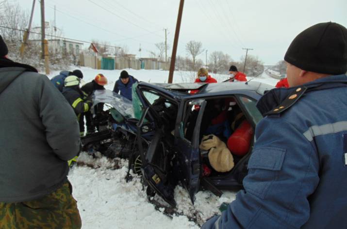 Вчера, 17 декабря, в 12:51 в Службу спасения поступило сообщение об аварии в с. Новострельцовка Меловского района.