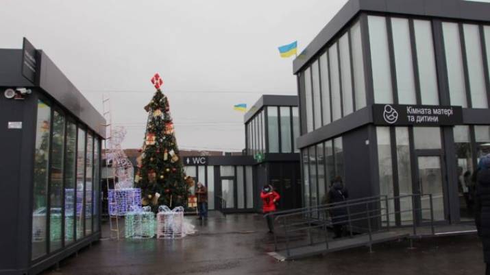 В интервью Радио Свобода министр социальной политики Украины Марина Лазебная заявила: «Я за то, чтобы люди, которые заработали свою пенсию в Украине, имели право ее получить. Для этого нам необходимо 