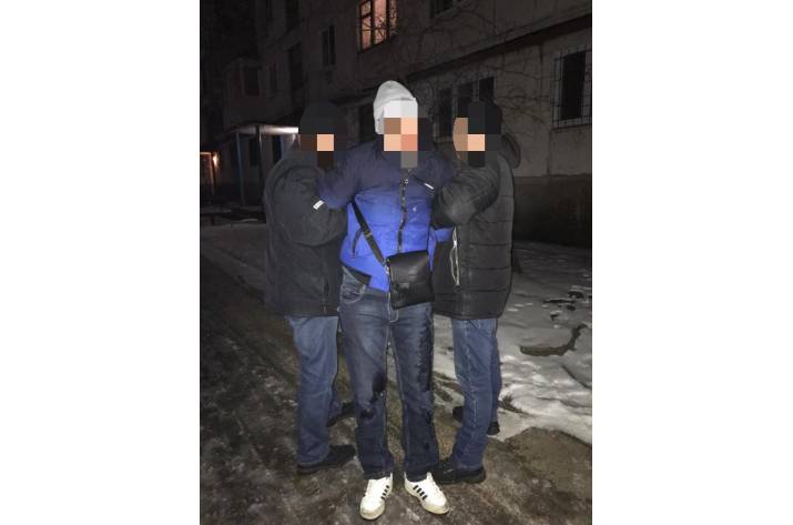 Полицейские разоблачили мошенника, который выдавал себя за правоохранителя и действовал по преступной схеме 