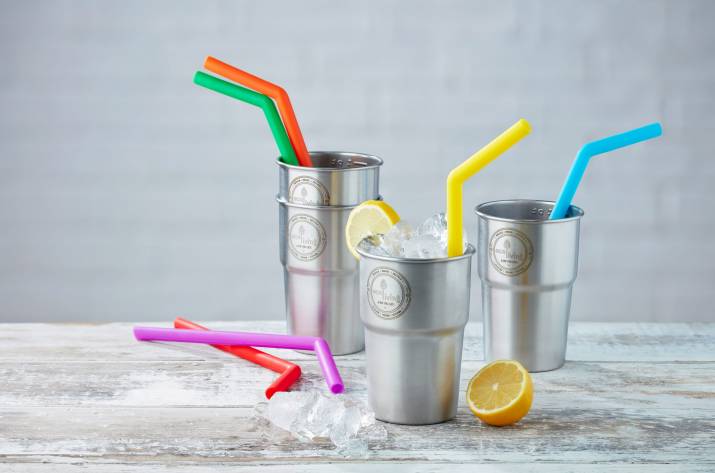 коктейльная трубочка в коктейле