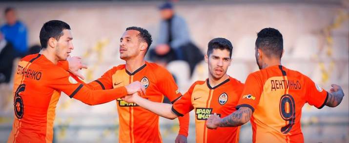 С кем сыграет