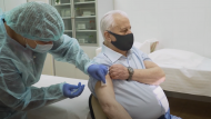 Леонид Кравчук вакцинировался от коронавируса (видео)