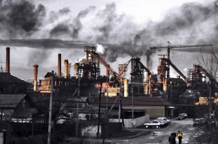 На коксохимпроме в Енакиево произошла авария, город частично без света