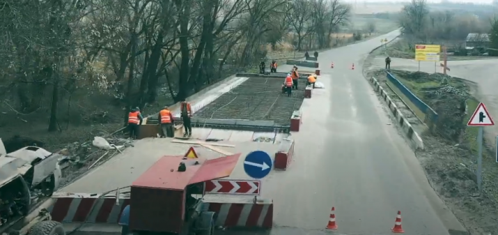 Демино-Александровка - Сватово - Лисичанск - Луганск: как ремонтируют дорогу Р-66 (видео)