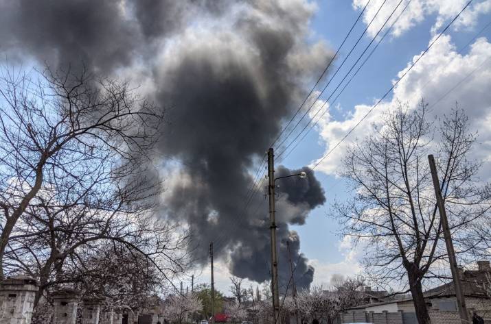 Диверсия или халатность? В Рубежном произошел пожар на территории воинской части (фото, видео)