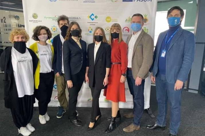 13 громад Луганщини отримали власні бренди