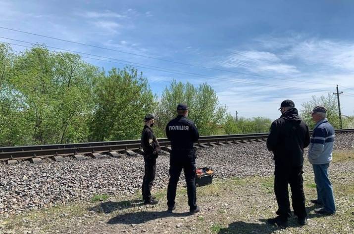 В Сватово женщина бросилась под поезд