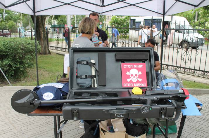 Опасность рядом: для жителей Северодонецка сделали важное разъяснение (фото)