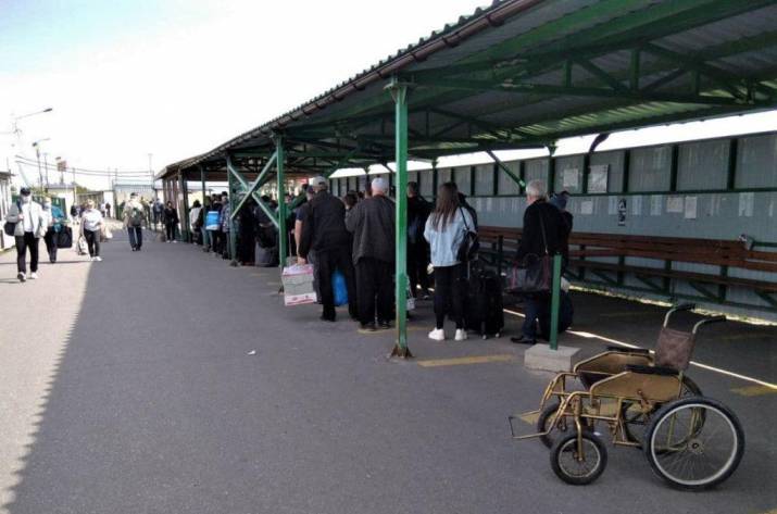 Лиц с инвалидностью будут без очереди обслуживать в любых кассах, на предприятиях, в учреждениях и организациях всех форм собственности и подчинения, которые предоставляют любые услуги населению.