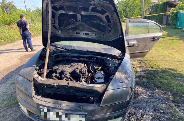 В Луганской области снова сожгли автомобиль