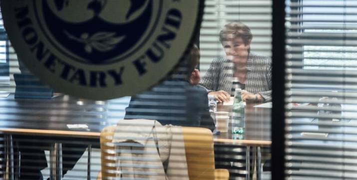 Украина получит 2,7 млрд долларов от МВФ 