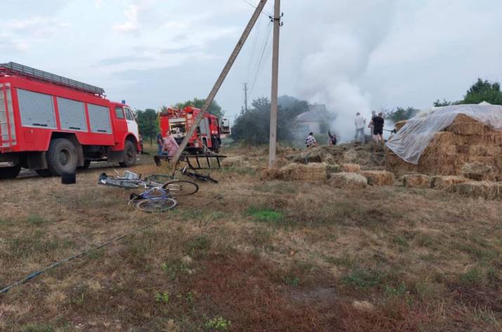 В Курячевке Старобельского района горели два сеновала. Полиция открыла уголовное производство.