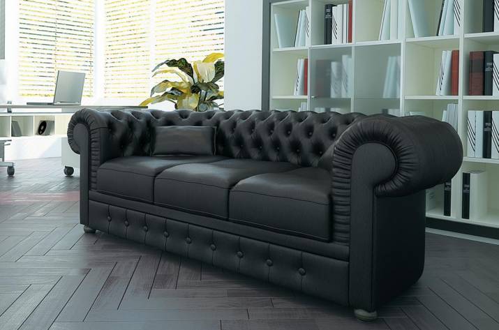 диван в офисе