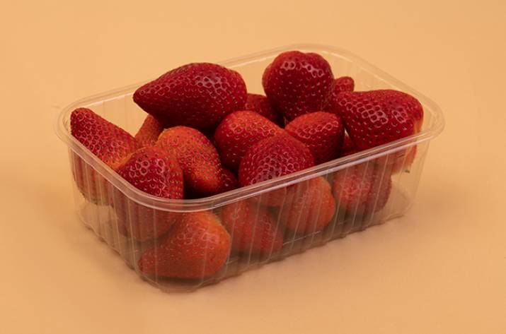 пластиковая упаковка фруктов и ягод