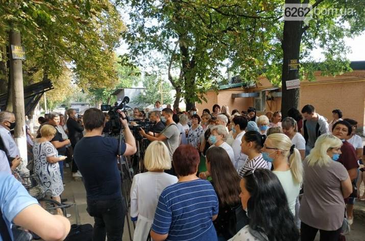 В Славянске протестуют медики