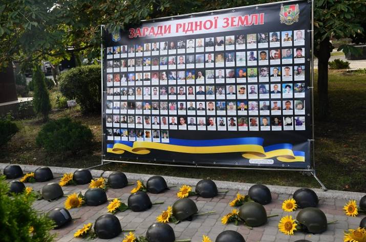 В Северодонецке почтили память погибших за Украину героев (фото)