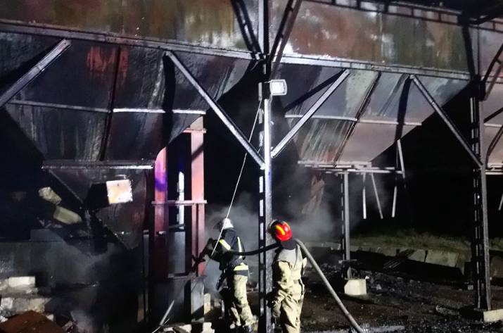 Спасатели ликвидировали возгорание хозяйственной постройки на частной территории в Старобельском районе.