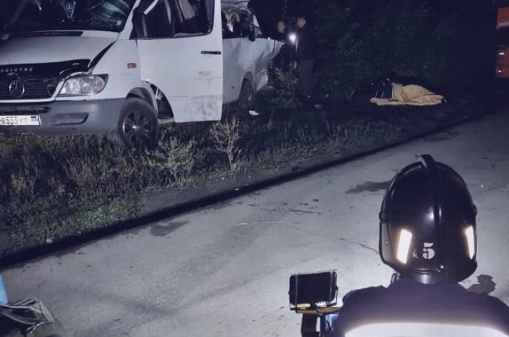 Микроавтобус Ростов - Горловка попал в ДТП: погибли 3 человека