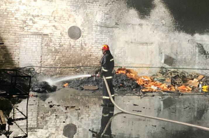 Сегодня, 28 сентября, в 8:55 в Службу спасения поступило сообщение о пожаре в районе бывшего завода 