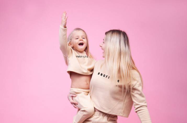 одежда для детей и родителей