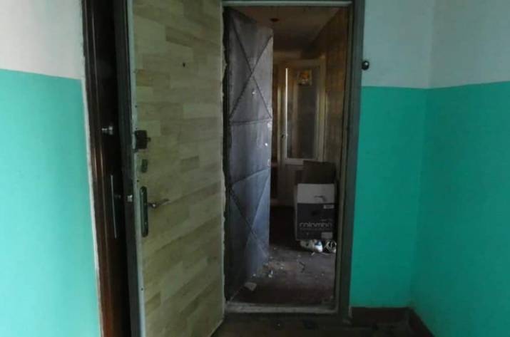 В Лисичанске разоблачили 31-летнего ранее судимого мужчину, который избил свою жену. От полученных травм 28-летняя женщина умерла.