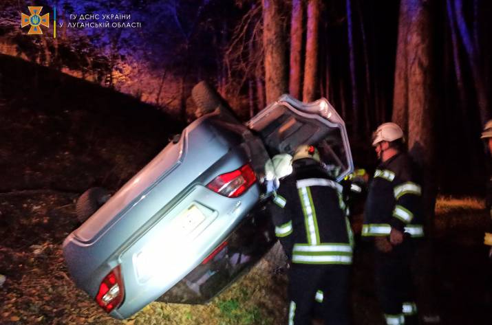 В субботу, 23 октября, в 19:09 в Службу спасения поступило сообщение о том, что по ул. Красная в Кременной произошло дорожно-транспортное происшествие.