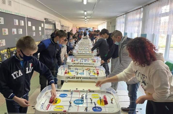 На Луганщине состоялся турнир по настольному хоккею