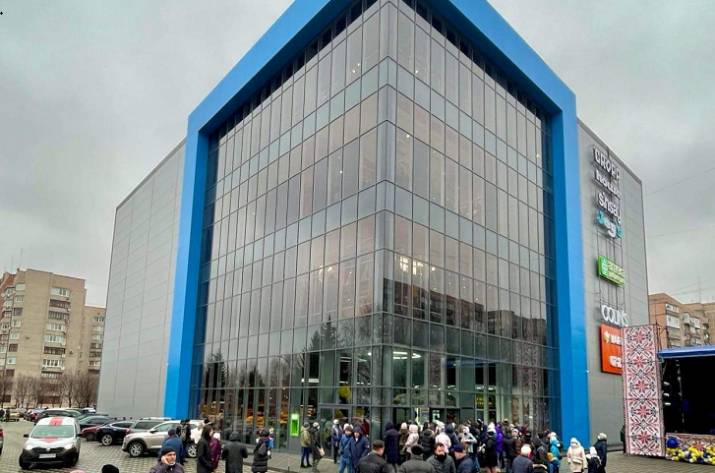 В Краматорске открыли новый ТЦ (фото)