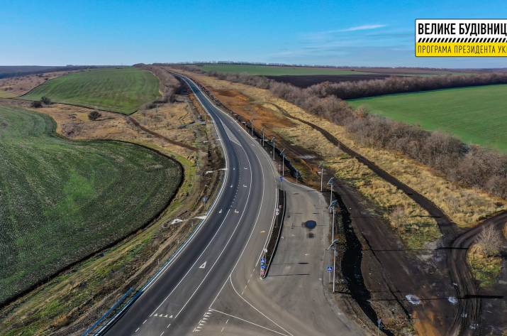 В 2021 году на Луганщине отремонтировали более 225 км автодорог в рамках проекта 