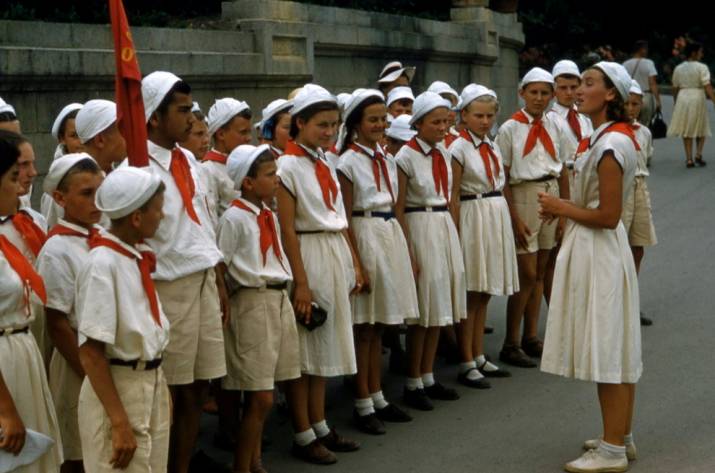 В 1950-х годах в СССР побывал американский профессор Томас Тэйлор Хэммонд, который сделал за время этой поездки множество цветных снимков. Профессор Хэммонд изучал устройство быта советских людей, и л