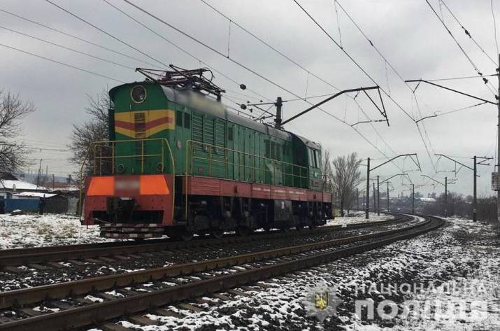 В Мариуполе тепловоз переехал мужчину 