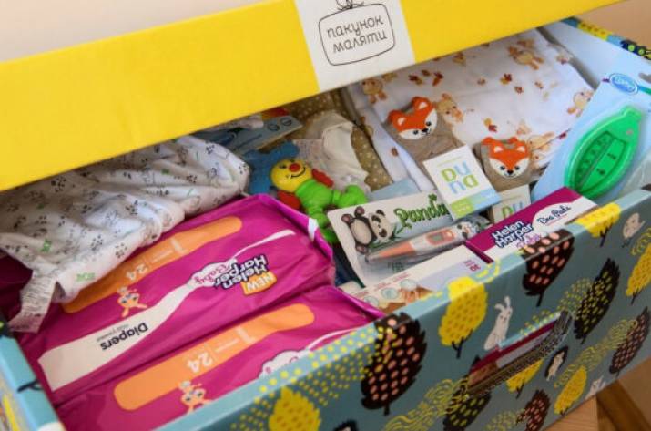 якщо дитина народилась на ТОТ, ви все одно можете отримати пакунок малюка на підконтрольній Україні території. Для цього необхідно звернутися до місцевого структурного підрозділу з питань соціального