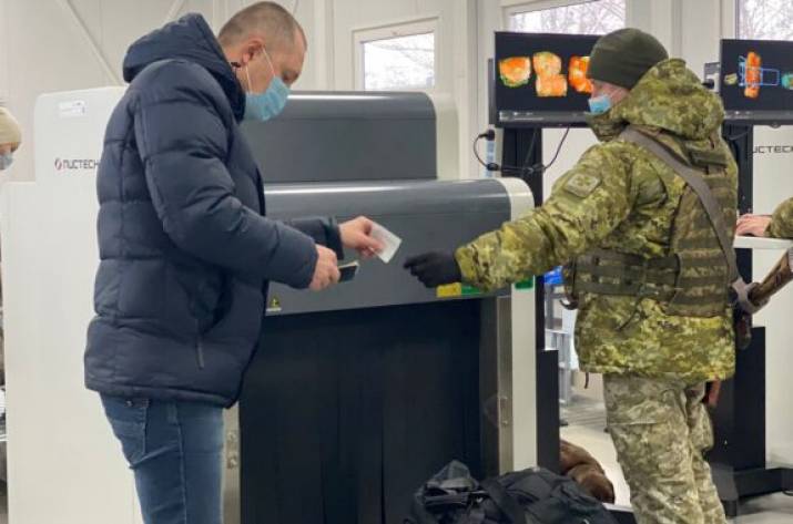 29 декабря Кабмин внес изменения в ряд Постановлений, которые регулируют порядок перемещения на/из временно оккупированных территорий, а также устанавливают ограничения в связи с карантином.