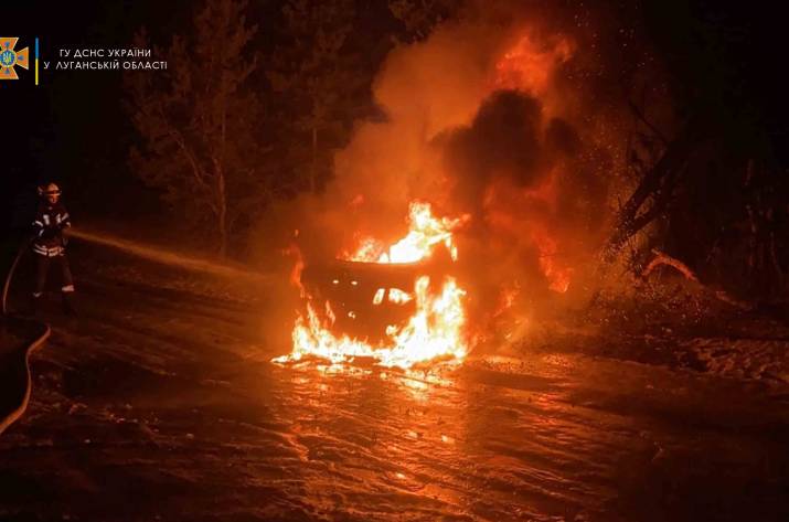 За минувшие сутки, 9 января, спасатели дважды выезжали на ликвидацию возгорания легковых автомобилей в Северодонецке.
