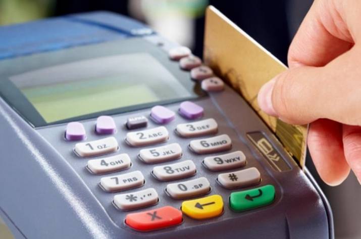 Названы штрафы за отказ принять оплату картой