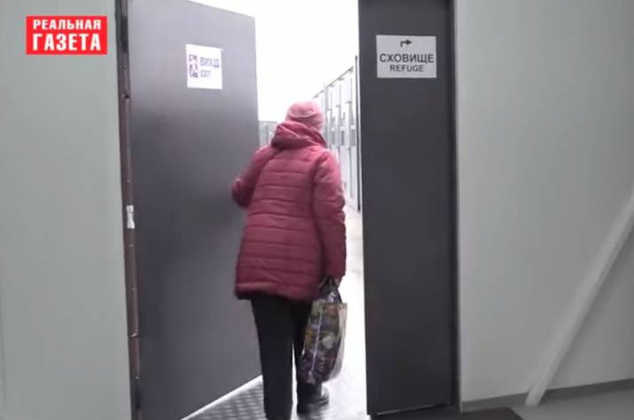 Ужасы пропаганды и новые правила на КПВВ. Чем живет Луганск накануне возможного вторжения