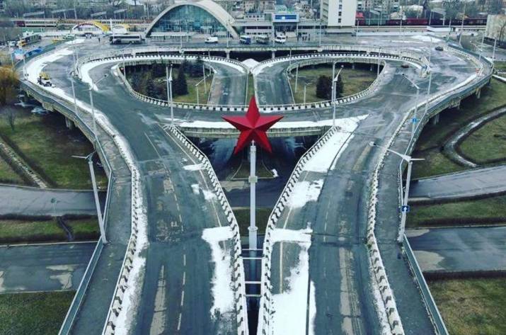 Жители Луганска показали, как в феврале выглядит оккупированный город.