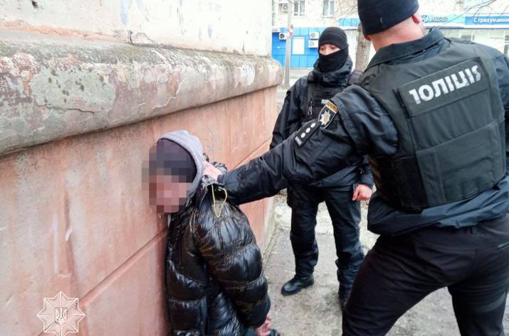 Вчера, 16 февраля, патрульные получили вызов о нанесении телесных повреждений мужчине в Северодонецке.