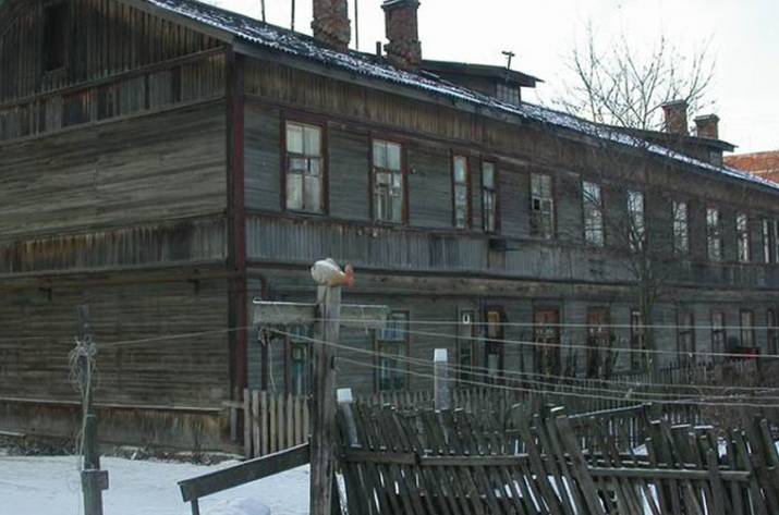 Так, друзья — сегодня будет большой и интересный пост про жильё в сталинские времена. В советских фильмах 1950-х вроде 