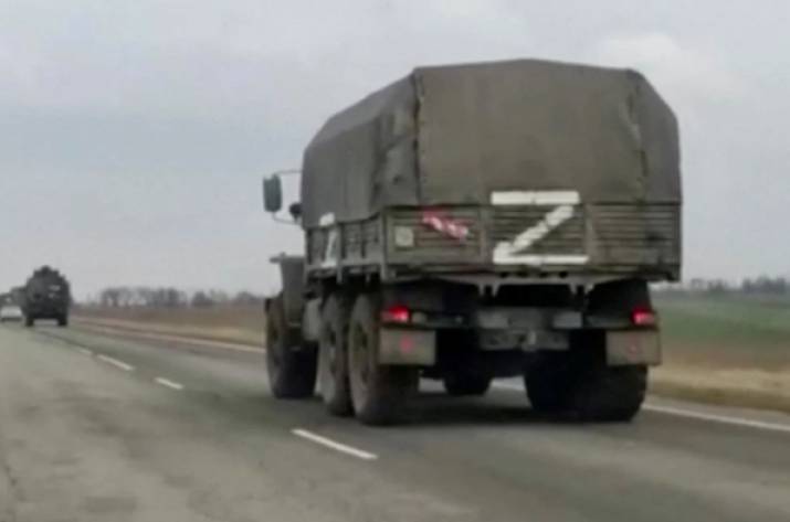 СМИ: колонна российской военной техники движется в сторону Донбасса