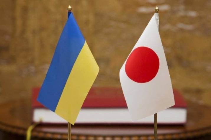 Япония предоставит Украине дроны и защитные костюмы 