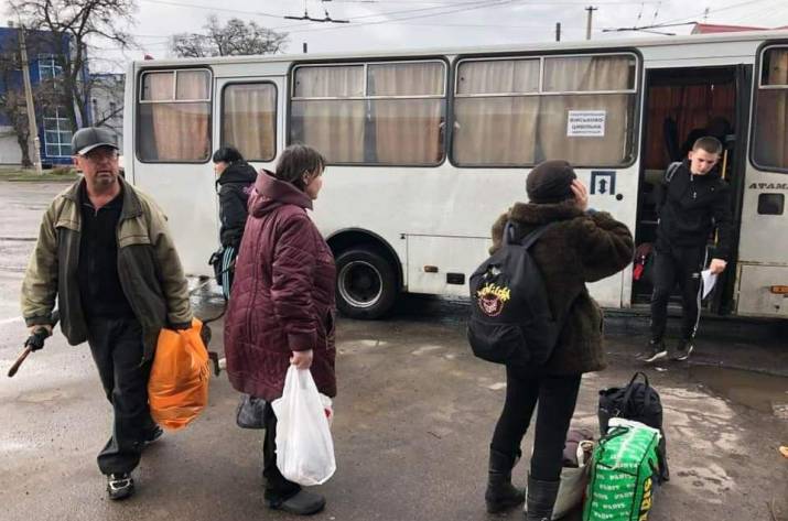 Из Луганщины 19 апреля эвакуировали около 100 человек