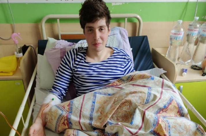 17-летний волонтер из Северодонецка пережил страшный обстрел, но сдаваться не намерен 