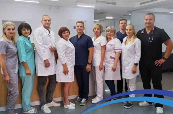 Врачи