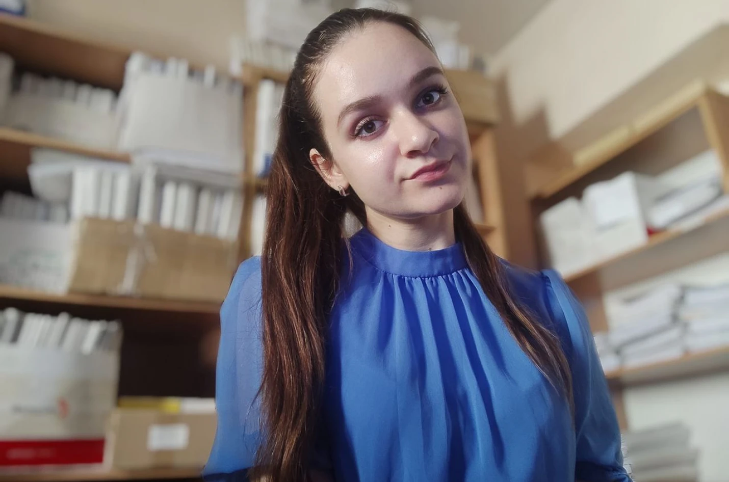 Від ліків до авто: як переселенка з Попасної допомагає військовим на ...