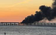 горить кримський мост