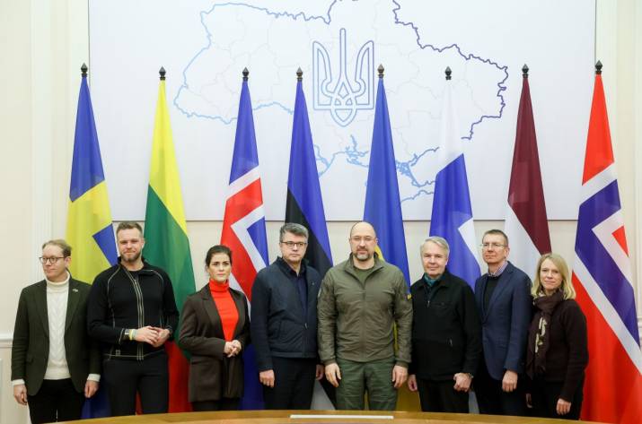 Глави МЗС семи країн прибули до Києва
