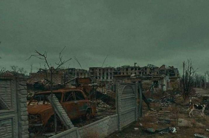 Окупанти продовжують обстрілювати квартири та будинки мирних жителів Луганщини. Також місцеві повідомляють про мародерство, зокрема й з боку військових рф.